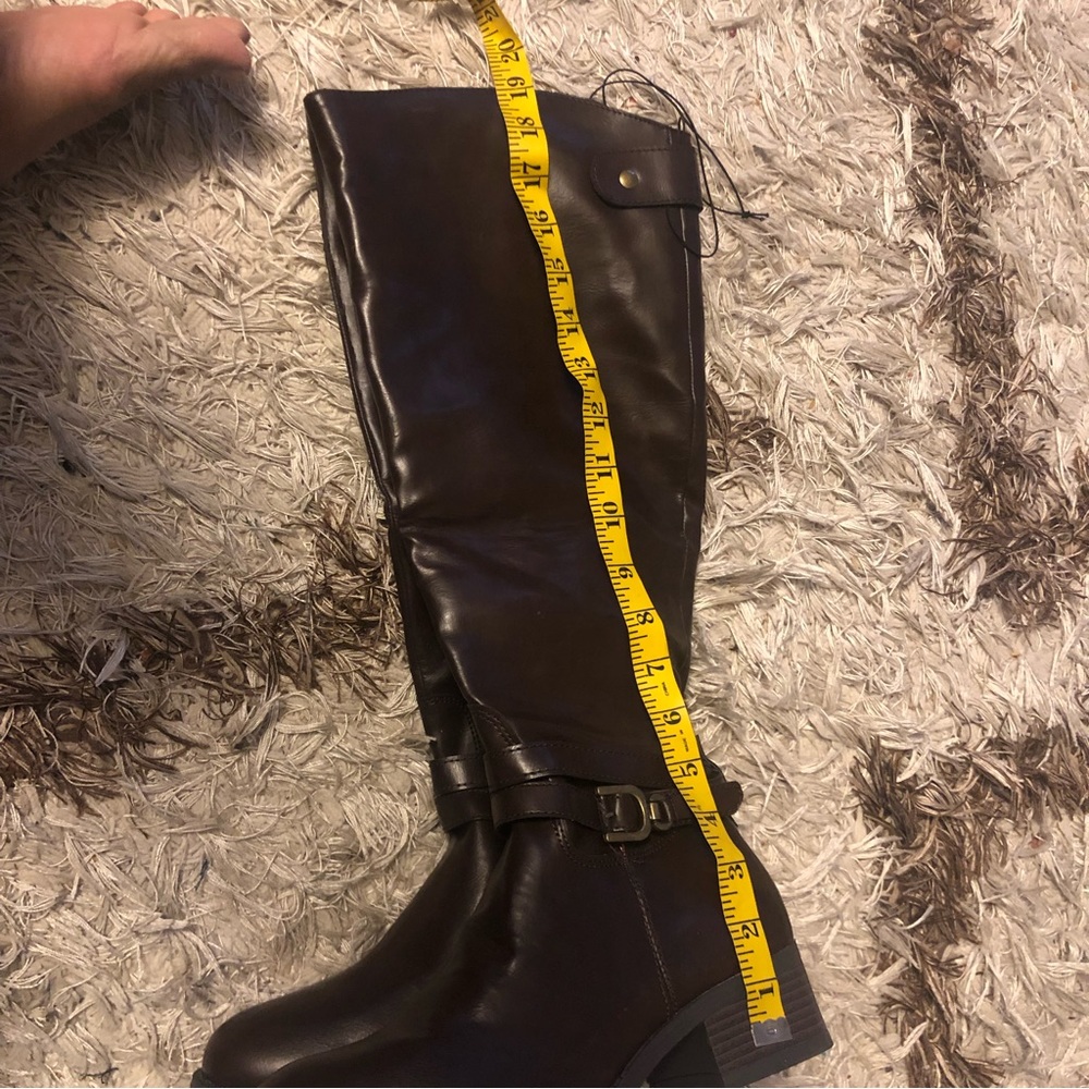 Boots - Picture 5 of 6